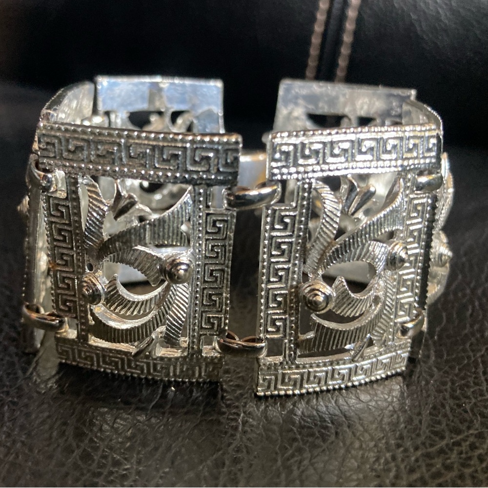 Silver-Tone Ornate Rectangular Hinged Floral Desi… - image 3